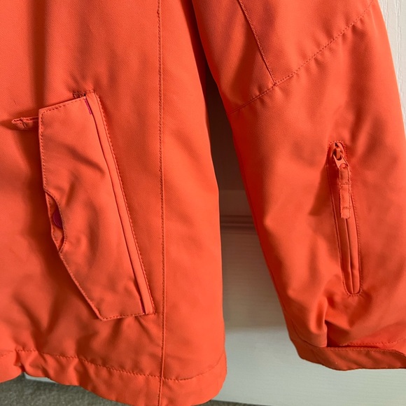 Girls Roxy ski coat. Neon orange, graffiti pattern inside - Picture 5 of 7